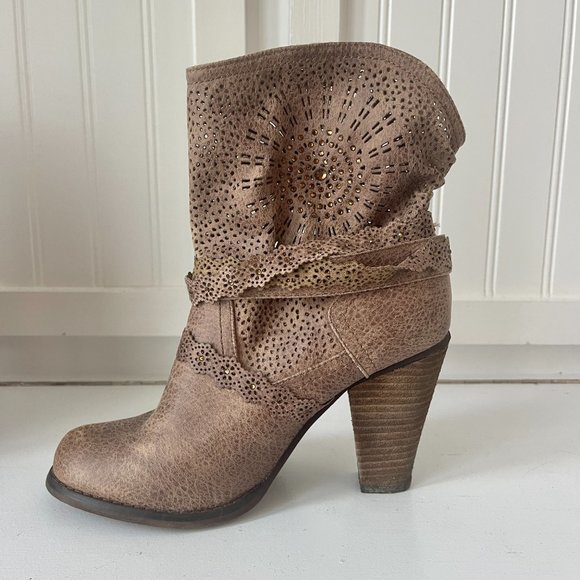 Not Rated Buckle Lace / Sequin Boots - Picture 10 of 10